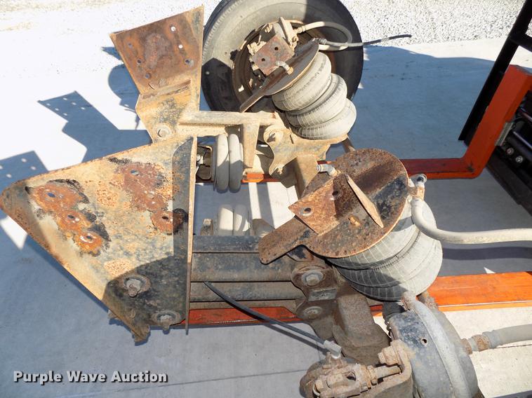 image for item DZ9587 Hendrickson steerable pusher axle