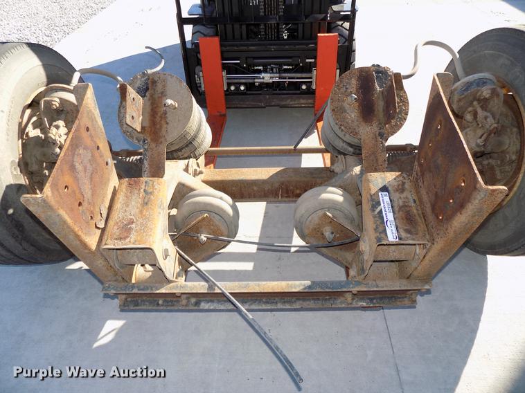 image for item DZ9587 Hendrickson steerable pusher axle