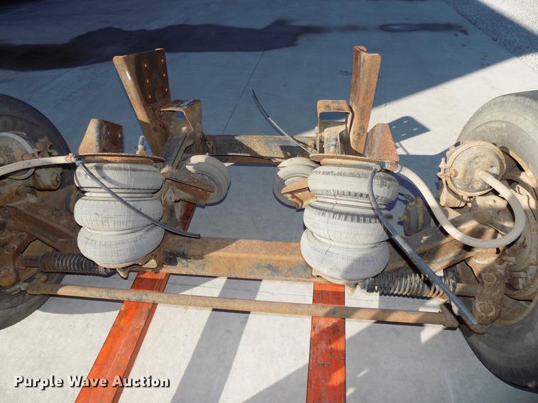 image for item DZ9587 Hendrickson steerable pusher axle