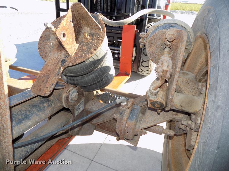 image for item DZ9587 Hendrickson steerable pusher axle