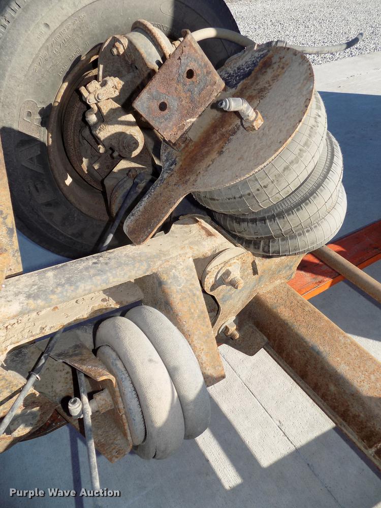 image for item DZ9587 Hendrickson steerable pusher axle