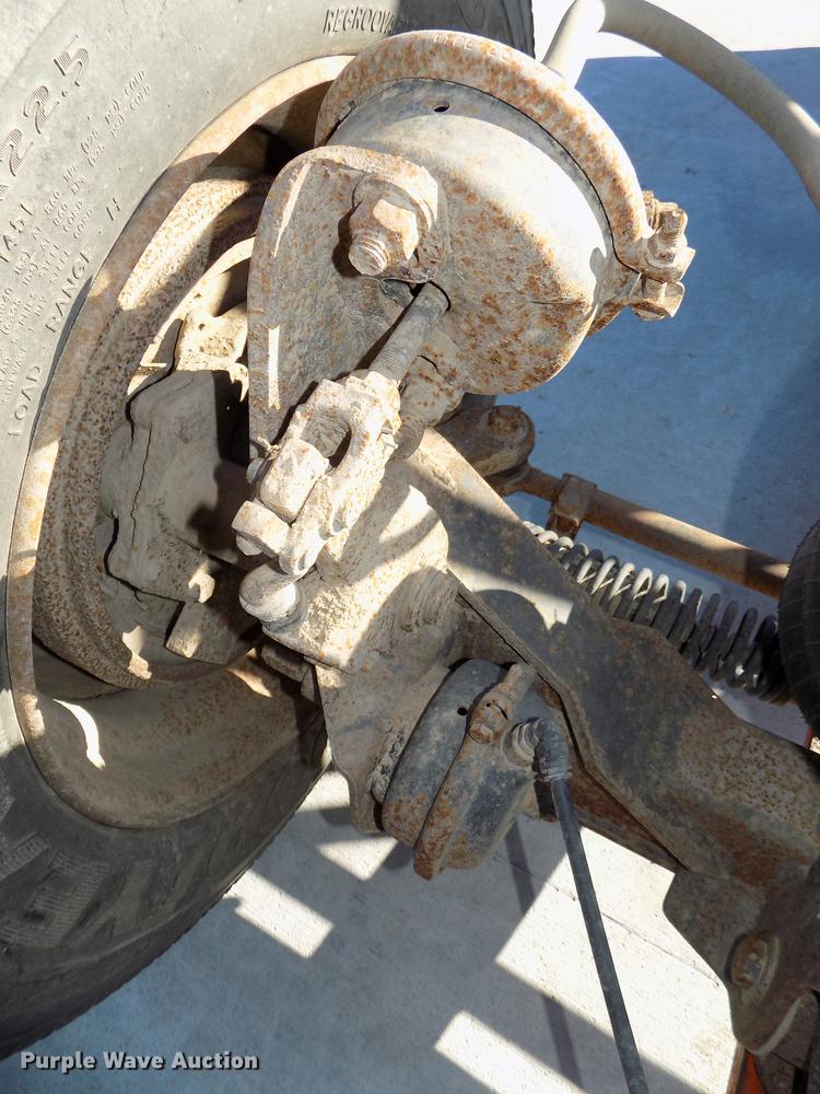 image for item DZ9587 Hendrickson steerable pusher axle