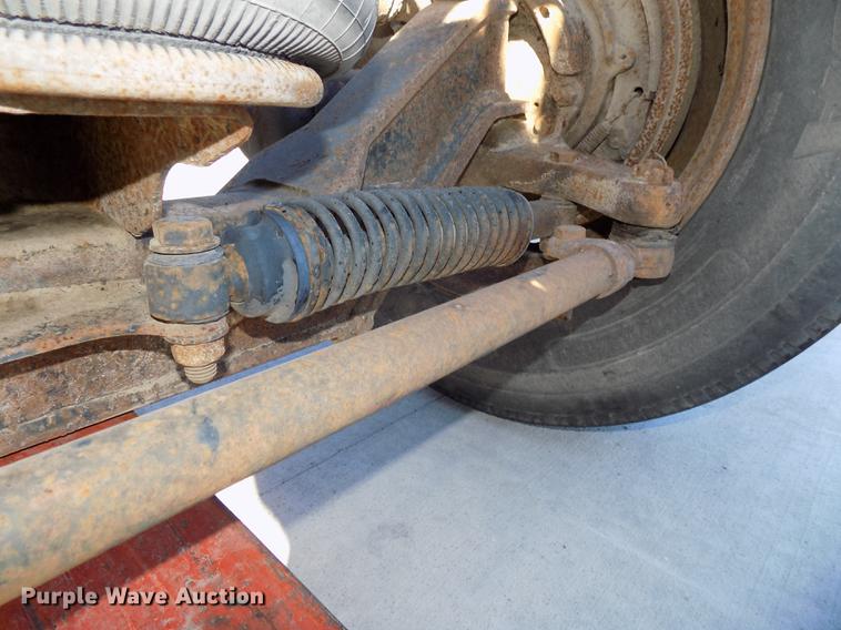 image for item DZ9587 Hendrickson steerable pusher axle