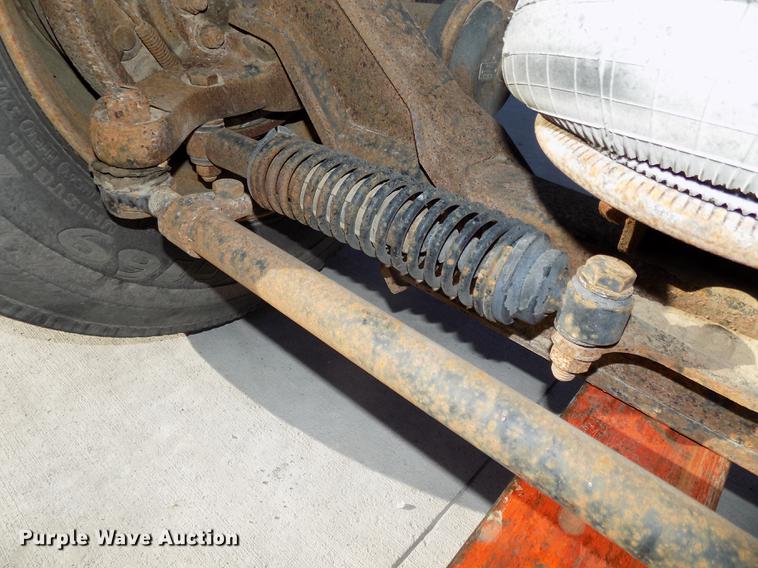 image for item DZ9587 Hendrickson steerable pusher axle