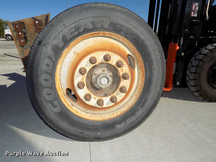 image for item DZ9587 Hendrickson steerable pusher axle