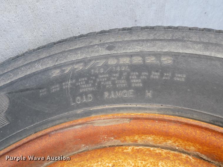 image for item DZ9587 Hendrickson steerable pusher axle