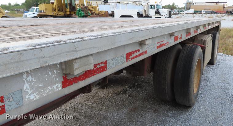 image for item EI9981 1996 Wilson CF-900 flatbed trailer