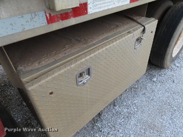 image for item EI9981 1996 Wilson CF-900 flatbed trailer
