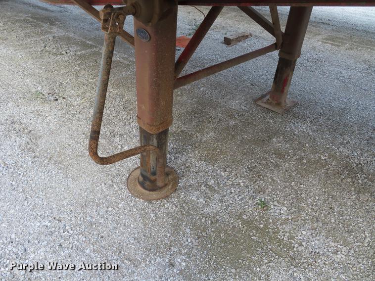 image for item EI9981 1996 Wilson CF-900 flatbed trailer