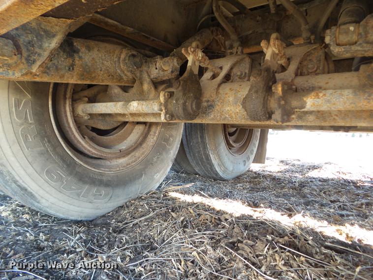 image for item L5711 1995 CEI Pacer AT35L-40-963 feed delivery trailer