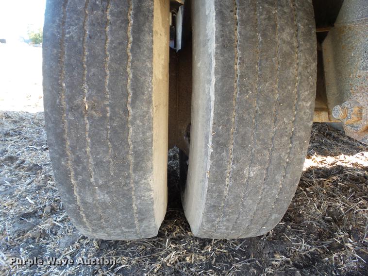 image for item L5711 1995 CEI Pacer AT35L-40-963 feed delivery trailer