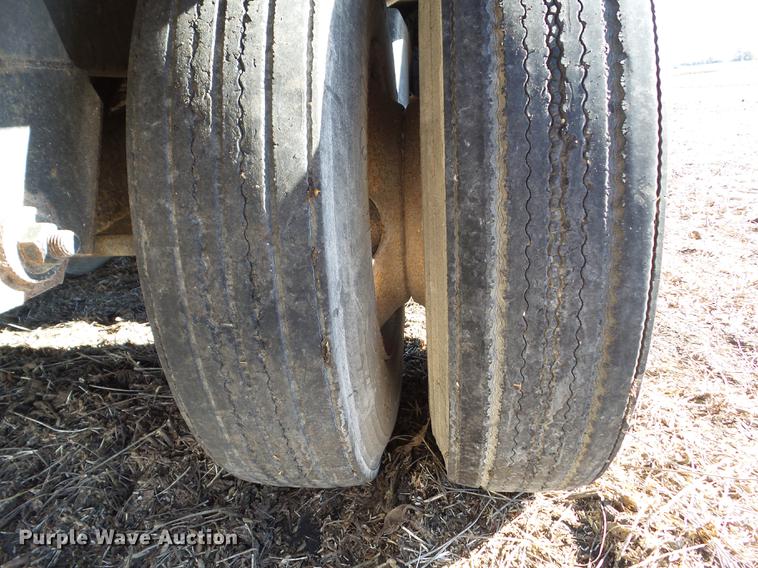 image for item L5711 1995 CEI Pacer AT35L-40-963 feed delivery trailer