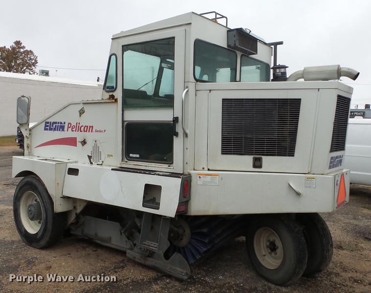 image for item AM9050 2001 Elgin Pelican P street sweeper