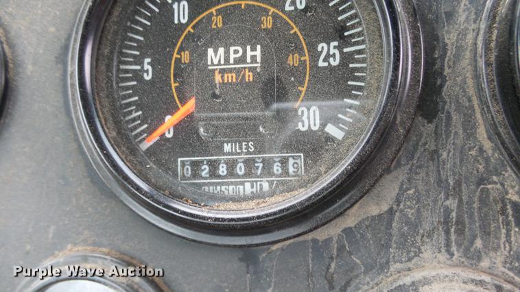 image for item AM9050 2001 Elgin Pelican P street sweeper