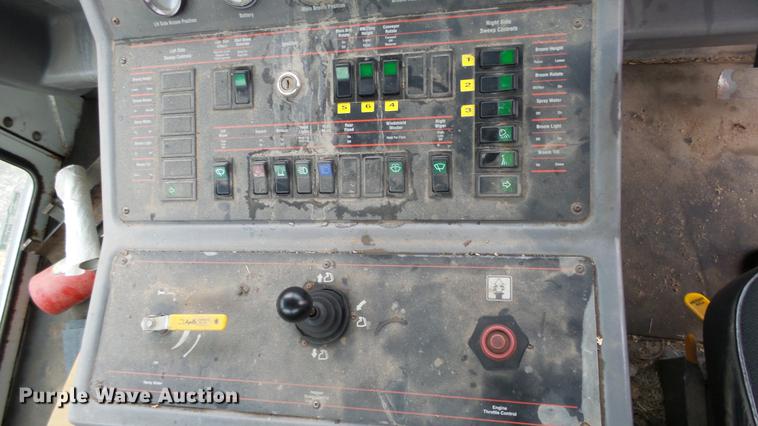 image for item AM9050 2001 Elgin Pelican P street sweeper