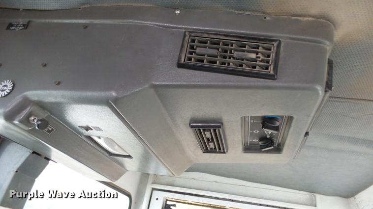 image for item AM9050 2001 Elgin Pelican P street sweeper