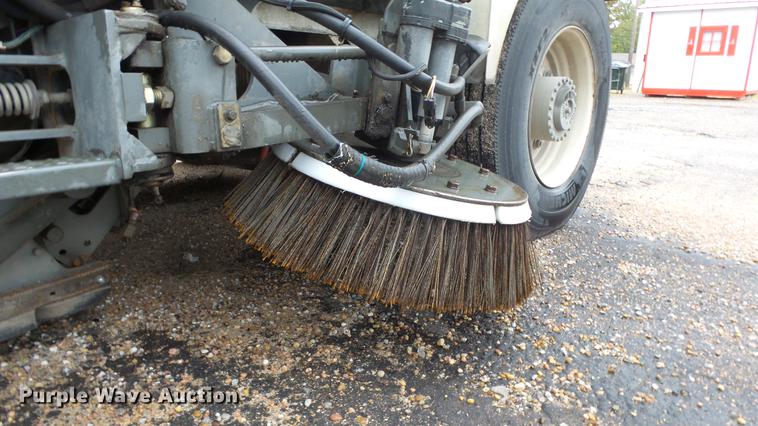 image for item AM9050 2001 Elgin Pelican P street sweeper