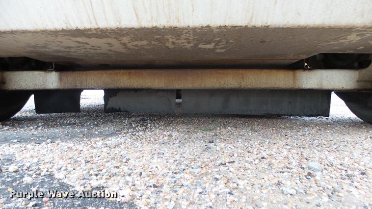 image for item AM9050 2001 Elgin Pelican P street sweeper