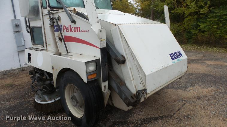 image for item AM9050 2001 Elgin Pelican P street sweeper