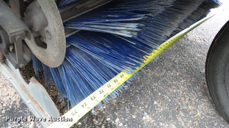 image for item AM9050 2001 Elgin Pelican P street sweeper