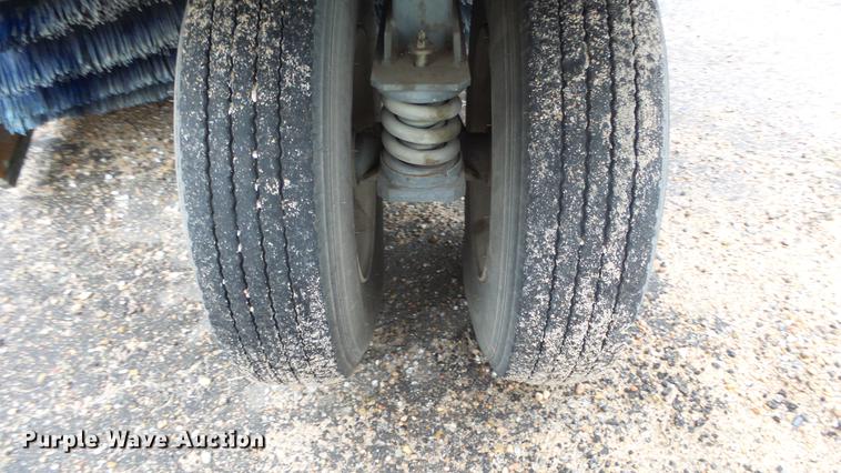 image for item AM9050 2001 Elgin Pelican P street sweeper