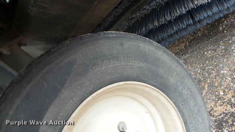 image for item AM9050 2001 Elgin Pelican P street sweeper