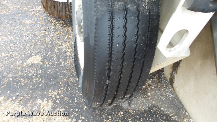 image for item AM9050 2001 Elgin Pelican P street sweeper