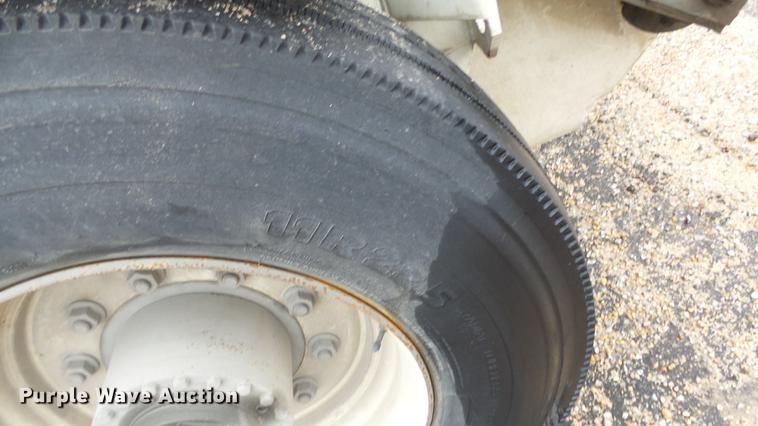 image for item AM9050 2001 Elgin Pelican P street sweeper