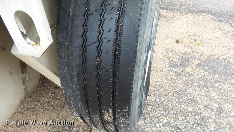 image for item AM9050 2001 Elgin Pelican P street sweeper