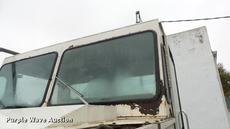 image for item AM9050 2001 Elgin Pelican P street sweeper