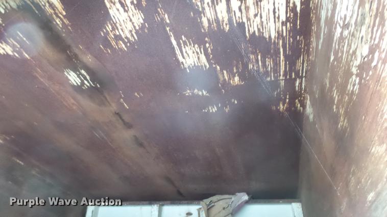 image for item AM9051 1999 International 4900 refuse truck