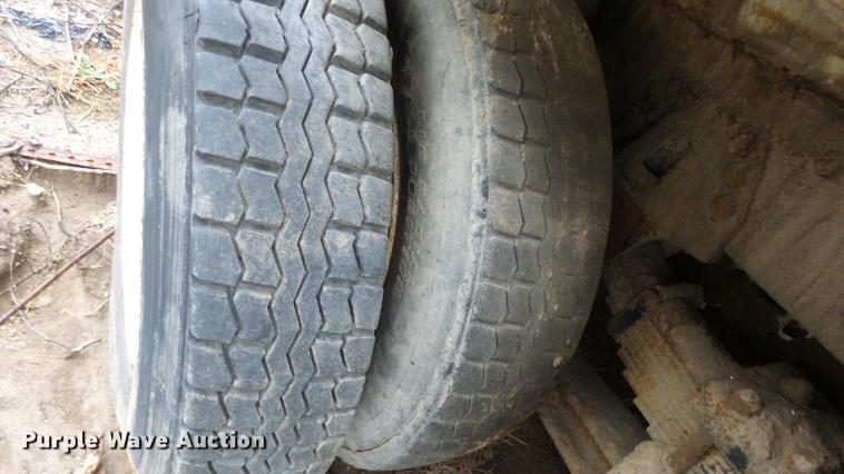 image for item AM9051 1999 International 4900 refuse truck