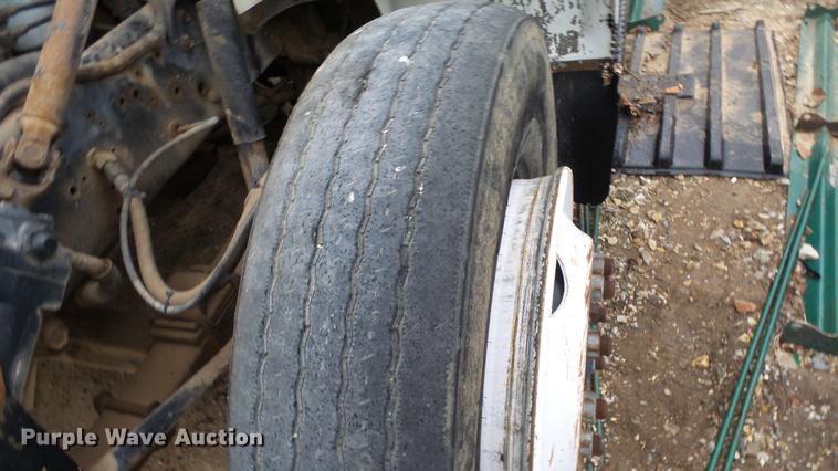 image for item AM9051 1999 International 4900 refuse truck