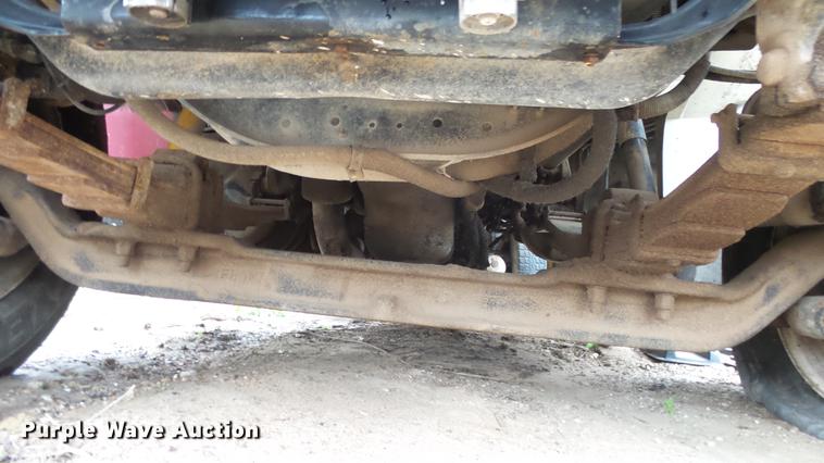 image for item AM9051 1999 International 4900 refuse truck