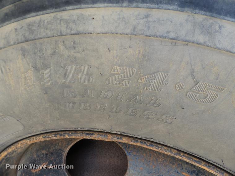 image for item DA2378 1985 Ford LT9000 dump truck