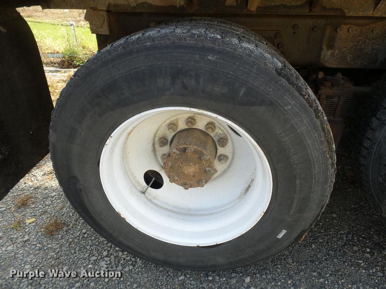 image for item DA2378 1985 Ford LT9000 dump truck