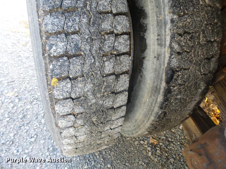 image for item DA2378 1985 Ford LT9000 dump truck