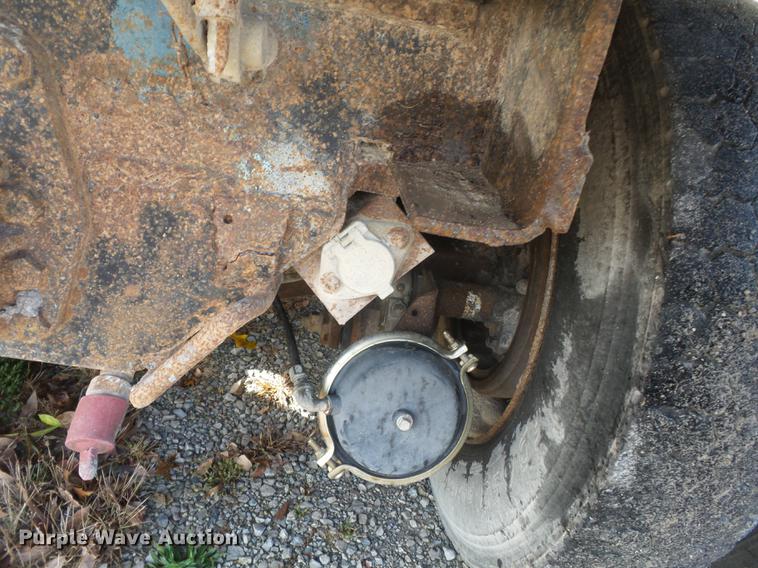 image for item DA2378 1985 Ford LT9000 dump truck