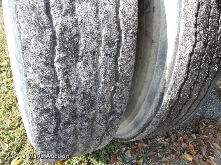 image for item DA2378 1985 Ford LT9000 dump truck