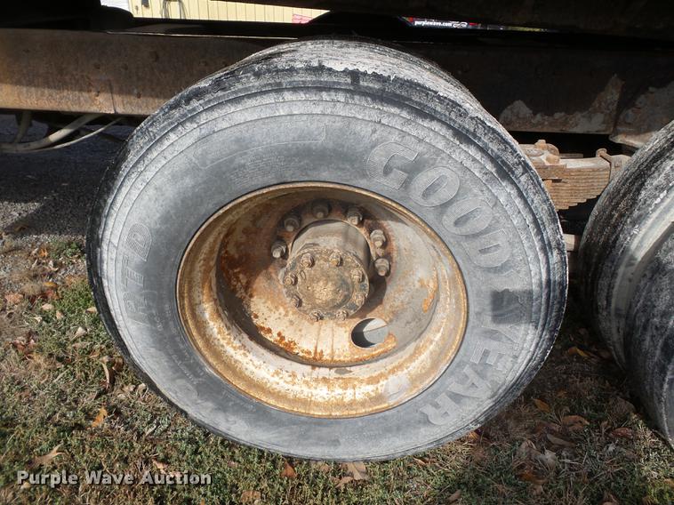 image for item DA2378 1985 Ford LT9000 dump truck