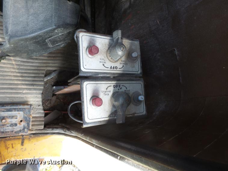 image for item DA2378 1985 Ford LT9000 dump truck