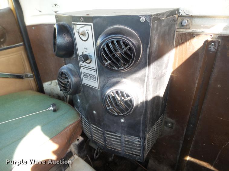 image for item DA2378 1985 Ford LT9000 dump truck