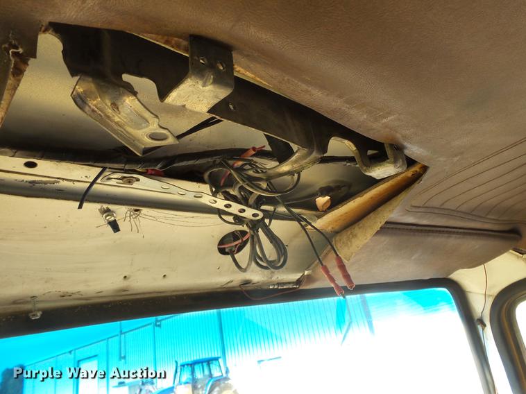 image for item DA2378 1985 Ford LT9000 dump truck