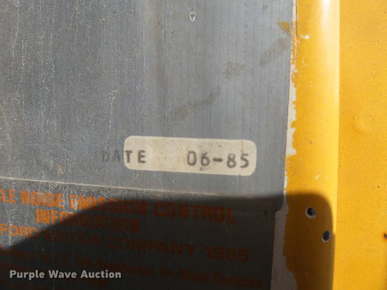 image for item DA2378 1985 Ford LT9000 dump truck