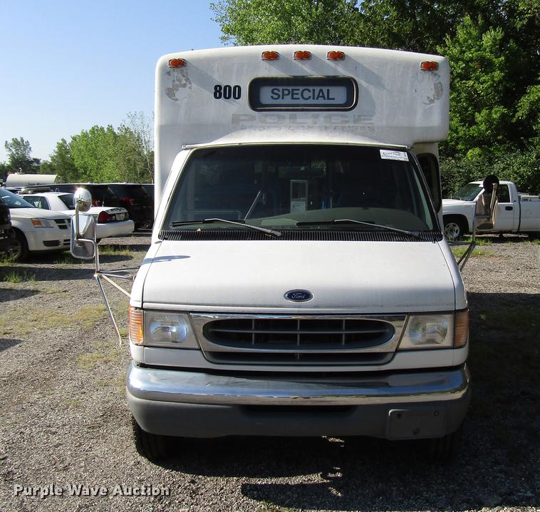 image for item DB6109 1998 Ford Econoline E450 Super Duty shuttle bus