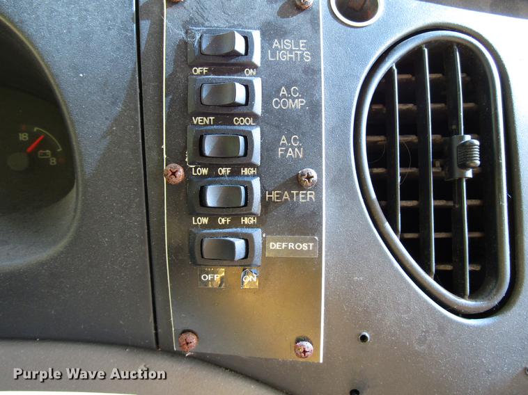 image for item DB6109 1998 Ford Econoline E450 Super Duty shuttle bus