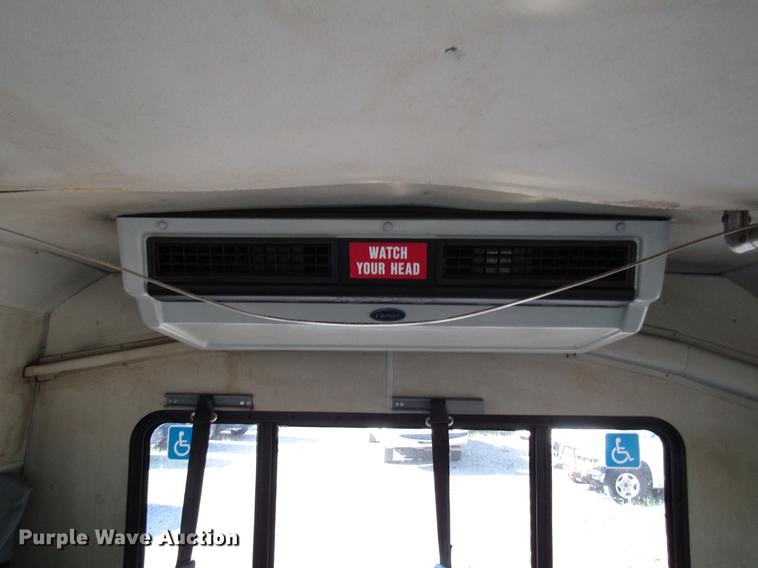 image for item DB6109 1998 Ford Econoline E450 Super Duty shuttle bus