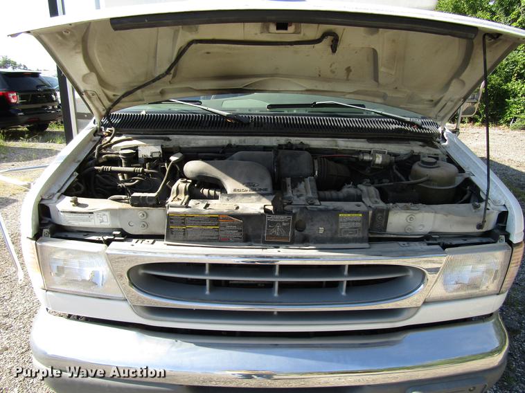 image for item DB6109 1998 Ford Econoline E450 Super Duty shuttle bus