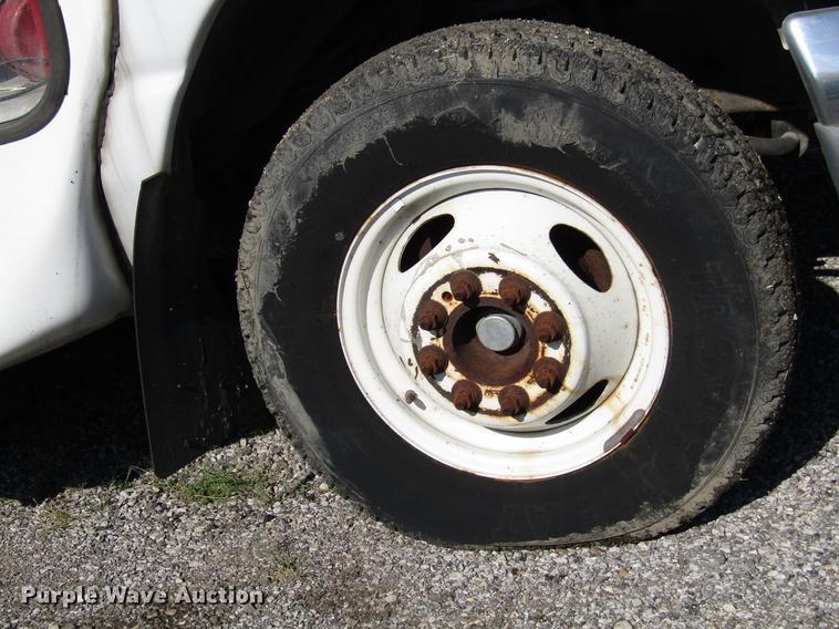 image for item DB6109 1998 Ford Econoline E450 Super Duty shuttle bus