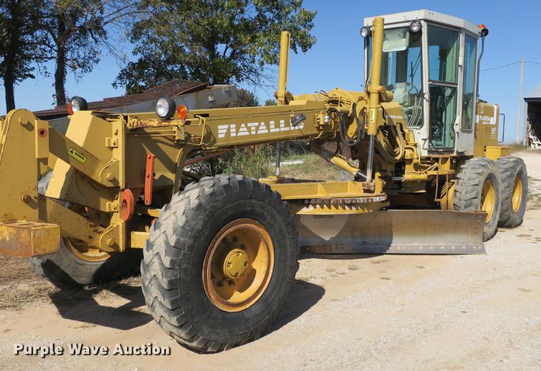 image for item DB8955 1995 Fiat-Allis FG85A Series B motor grader